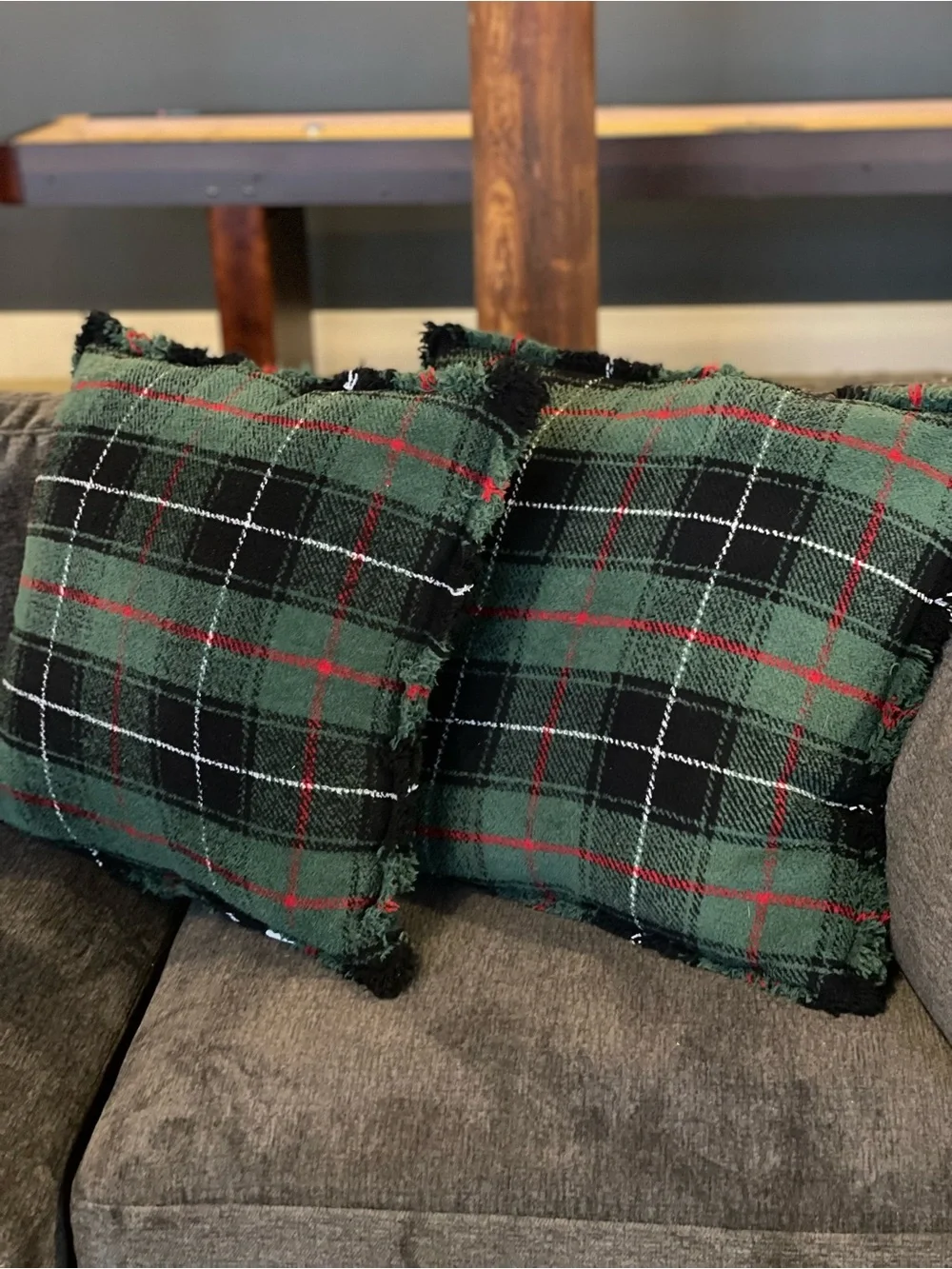 EnVouge Plush Plaid Green Holiday Throw Pillow Set - Home Holiday - 22”x22”